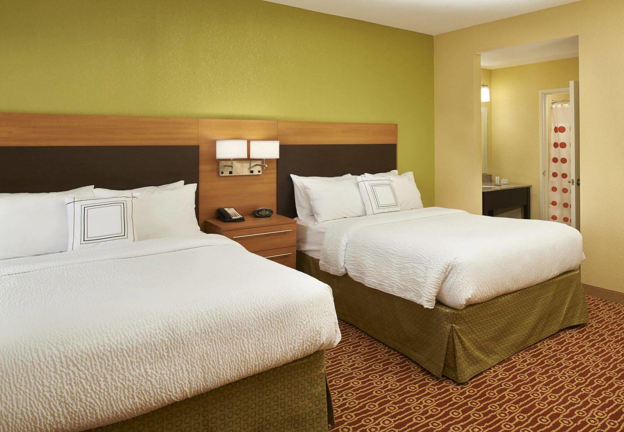 Towneplace Suites By Marriott Саґіно Екстер'єр фото